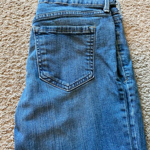 Old Navy Flirt Denim Shorts - Picture 4 of 5